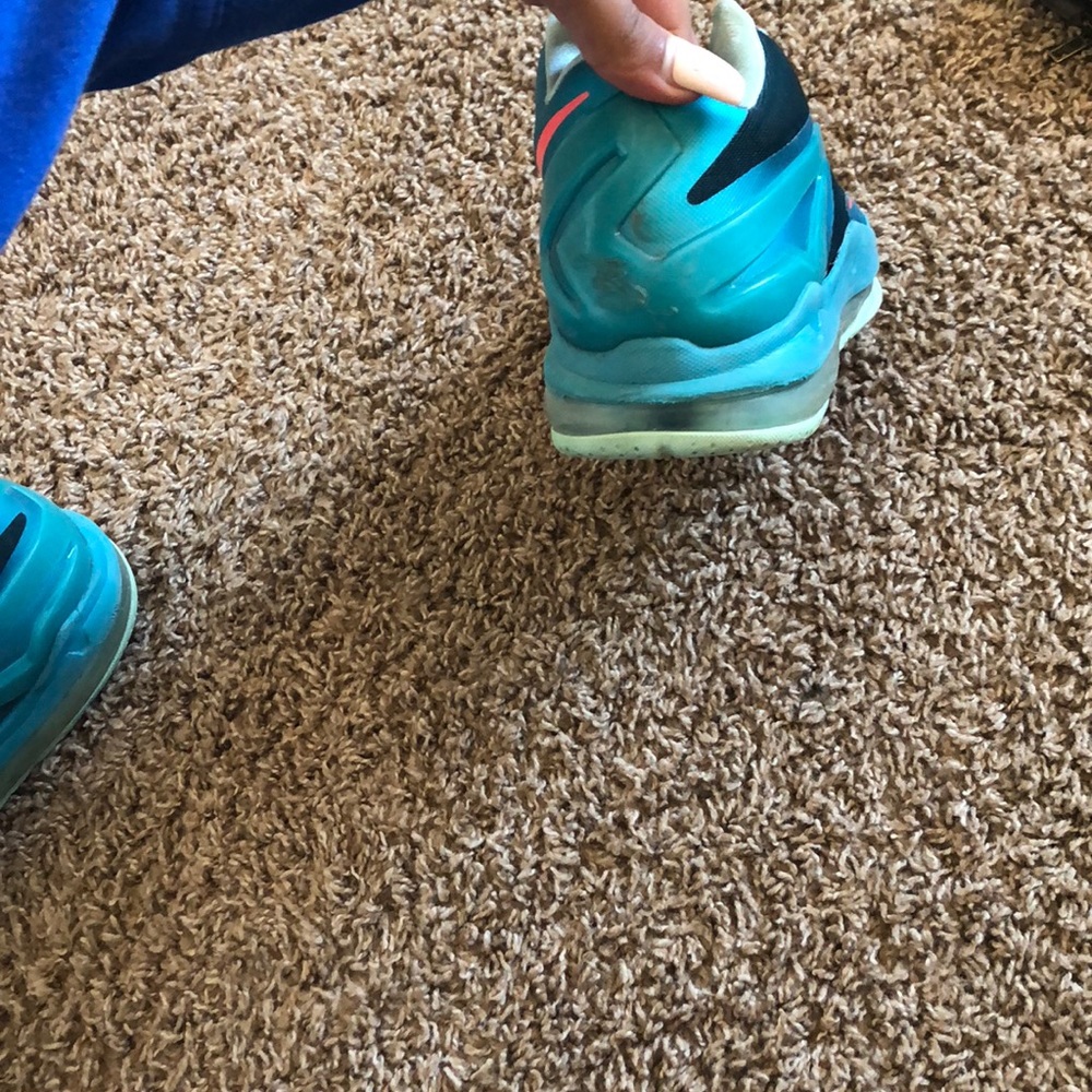 Neon Lebron sneakers - Picture 3 of 3